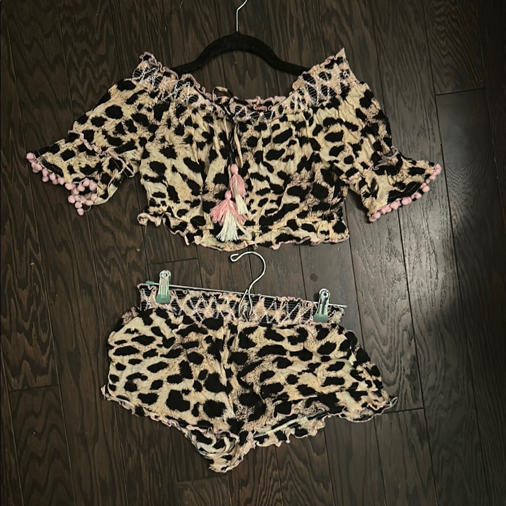 River Island - Leopard Print Off-Shoulder Top and Shorts Set- S